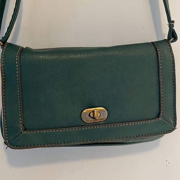 Denver Hayes Green Purse New but no tags - Picture 1 of 11